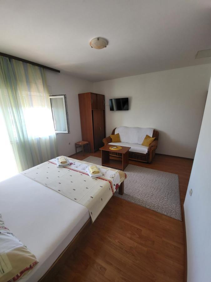Apartmani Udovicic Traù Esterno foto