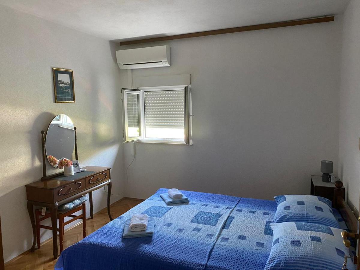 Apartmani Udovicic Traù Esterno foto